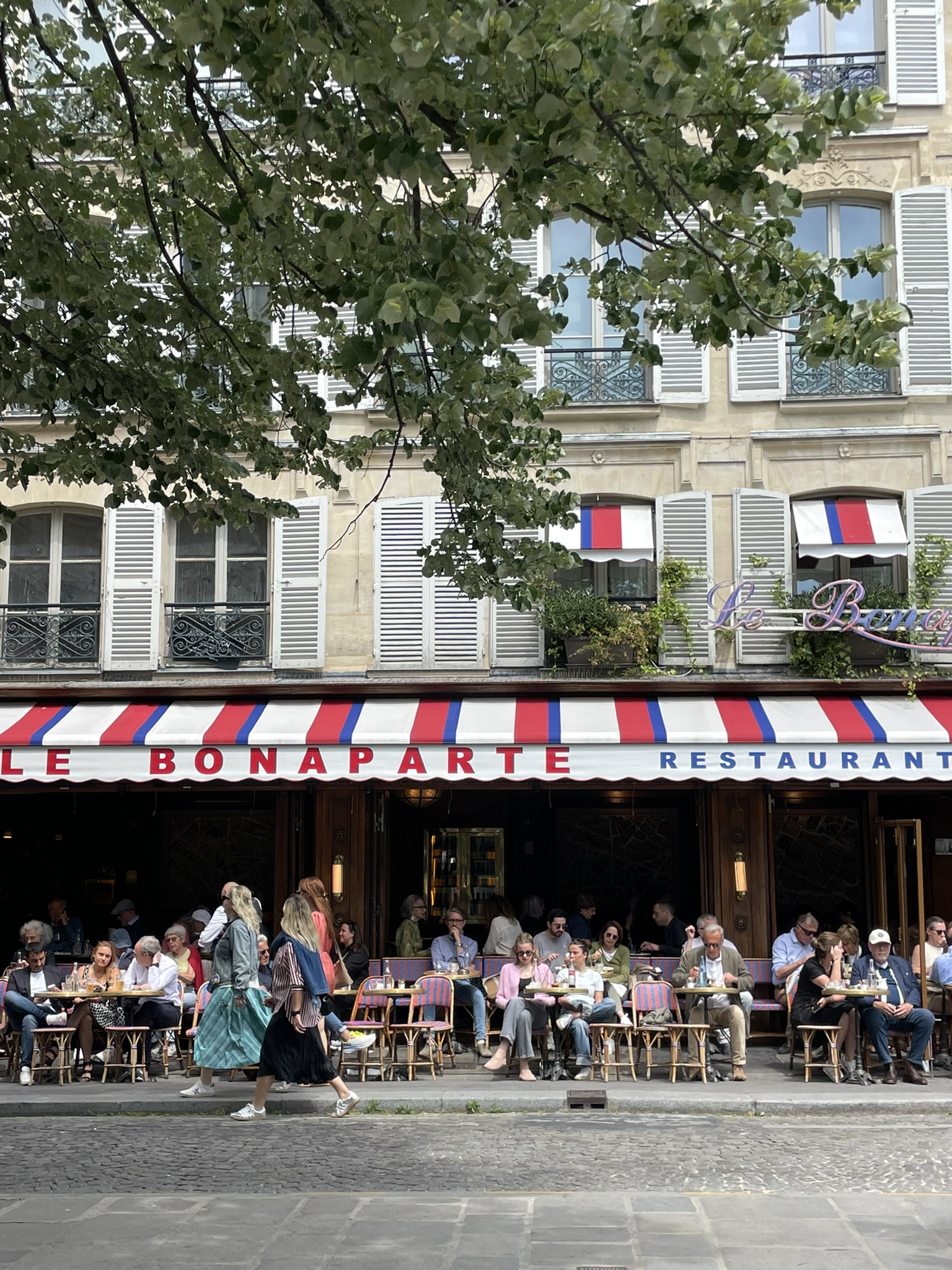 what to wear in Paris this summer