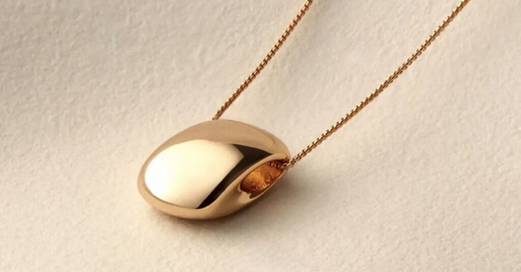 Joe Lioness outfits - Jenny Bird Leon gold pendant necklace