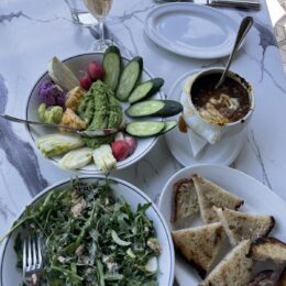 Lunch at the former Draycott in Palisades Village - Palisades Village lunch outfits