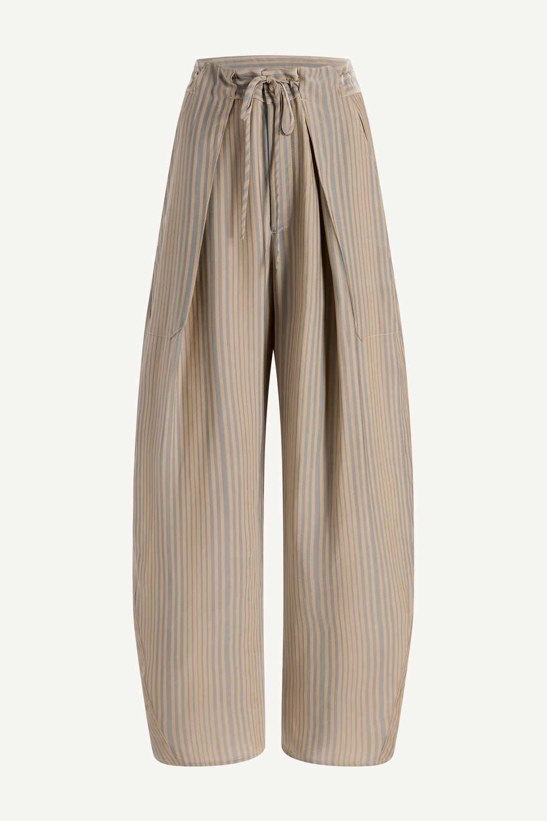 Kallmeyer Clemence Pant in Fluid Viscose Tidal Stripe - Rebecca Falcone outfits Kallmeyer Clemence Pant in Fluid Viscose Tidal Stripe - Rebecca Falcone outfits