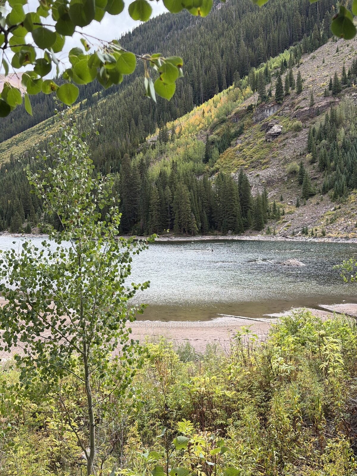 Maroon Bells lake in Aspen