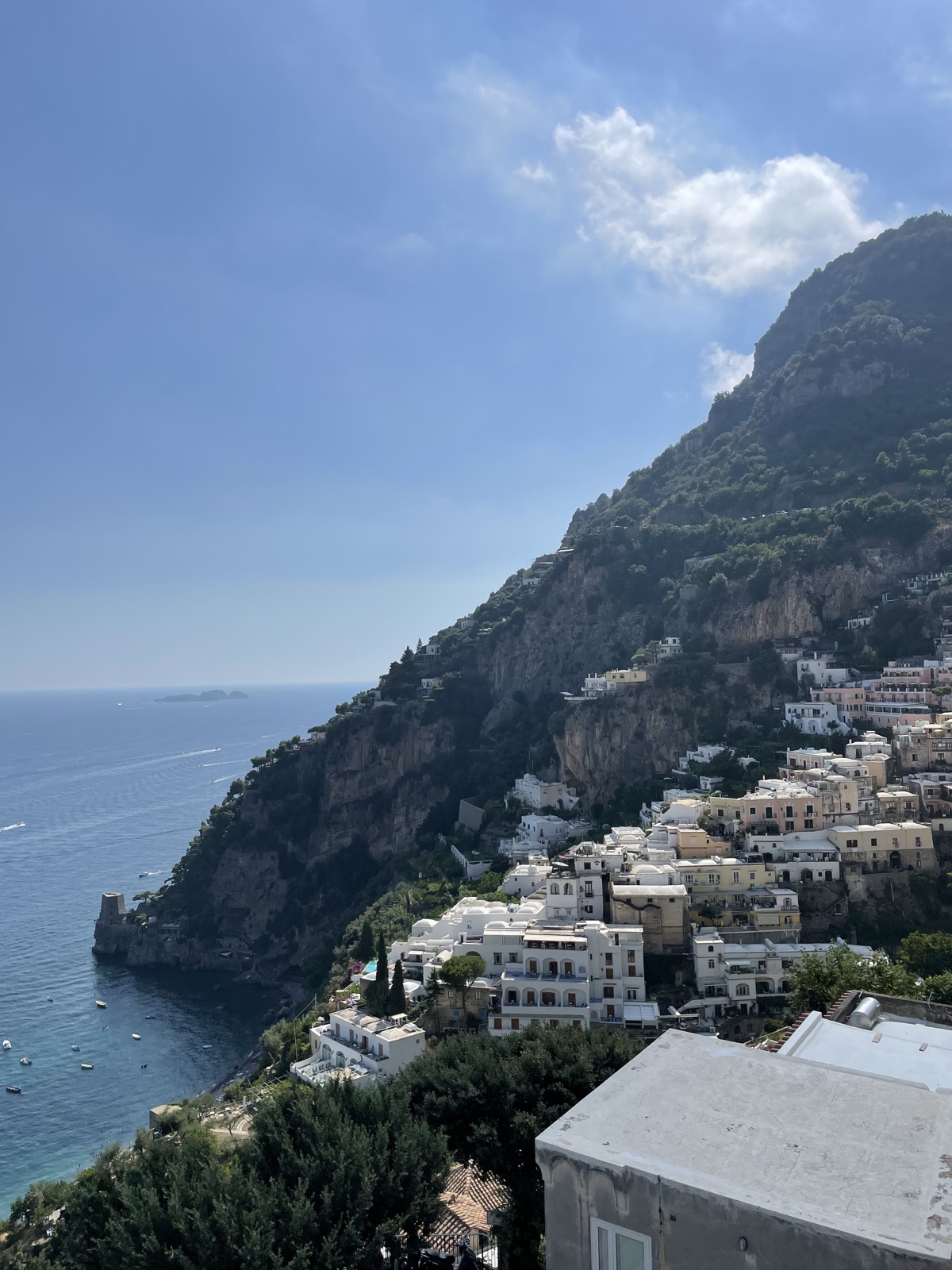 amalfi coast cliffside view