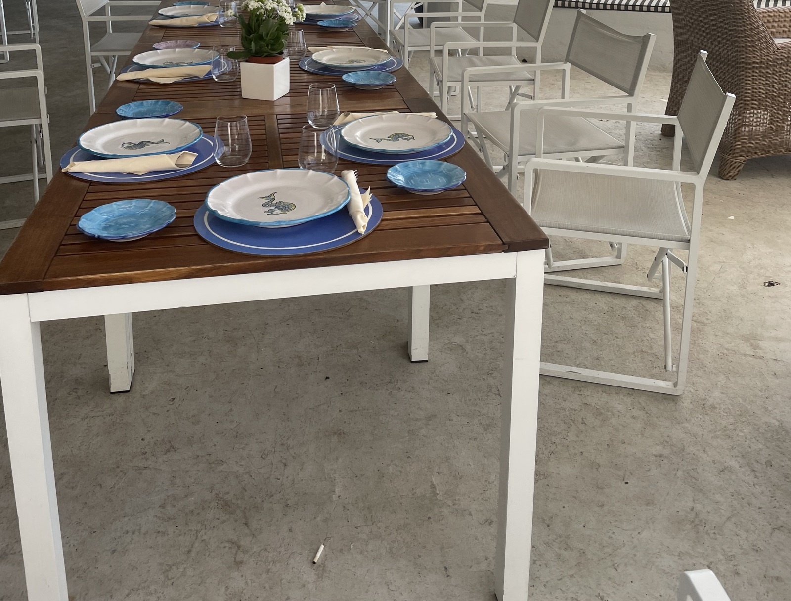 amalfi coast dining table detail