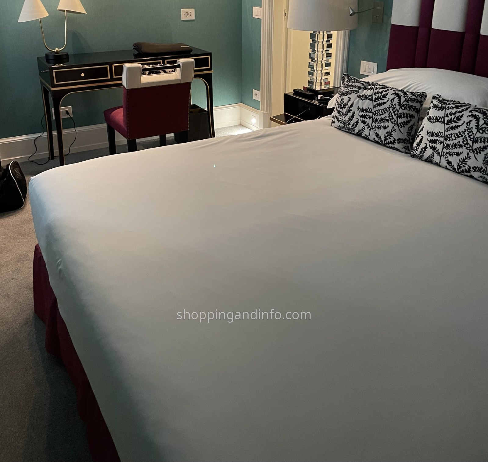 rome hotel bedroom detail