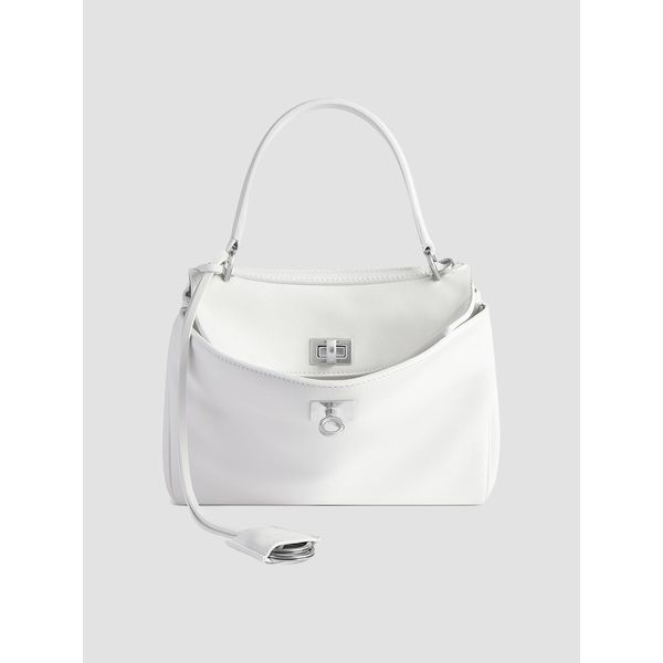 Rich-looking minimalist handbags: Balenciaga Rodeo Handbag in Optic White Rich-looking minimalist handbags: Balenciaga Rodeo Handbag in Optic White