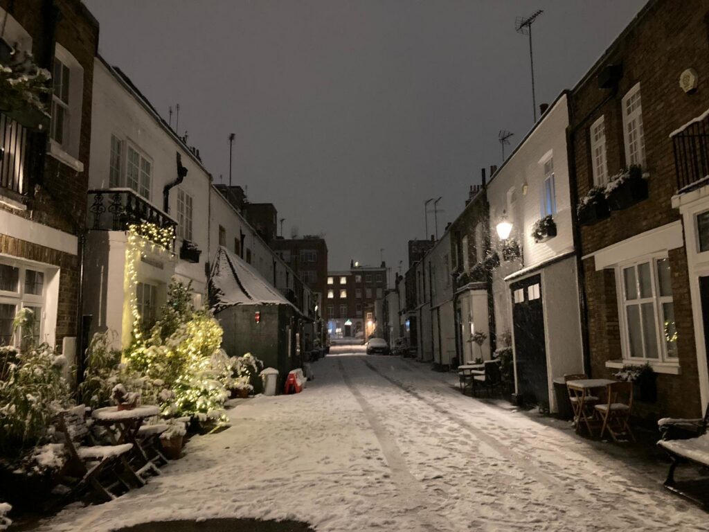 London winter holidays on a snowy mews