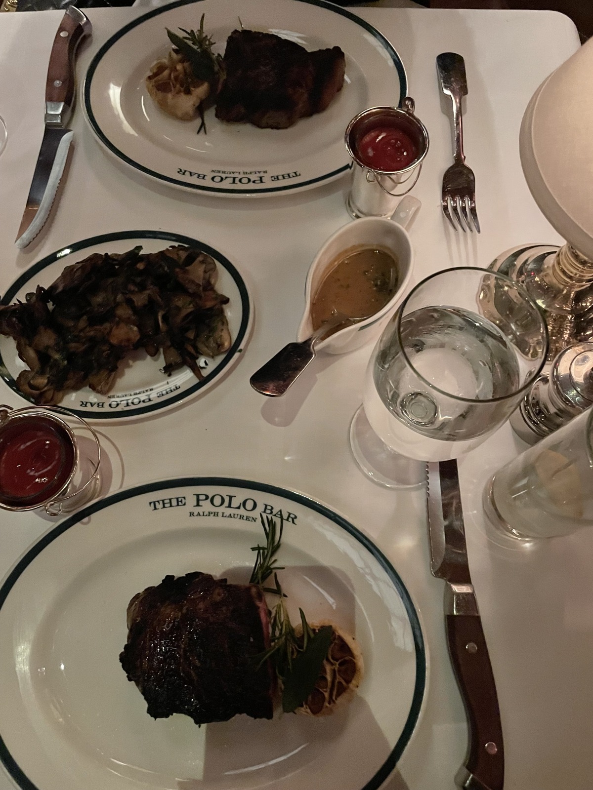 nyc polo bar dinner table