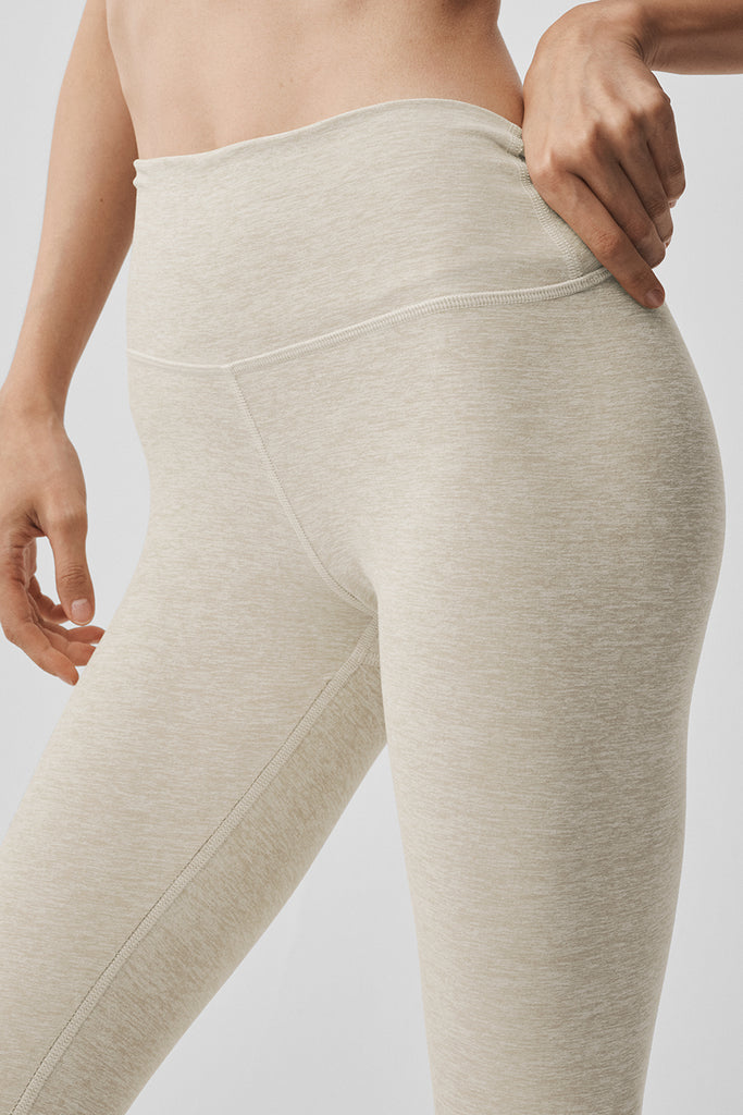 Alo Alosoft High-Waist 7/8 Highlight Legging in oatmeal heather, waistband detail