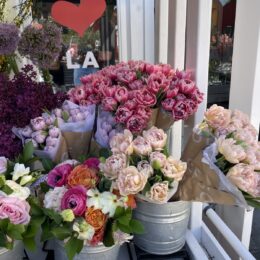 Brentwood Country Mart spring flowers - green suede boots outfit ideas