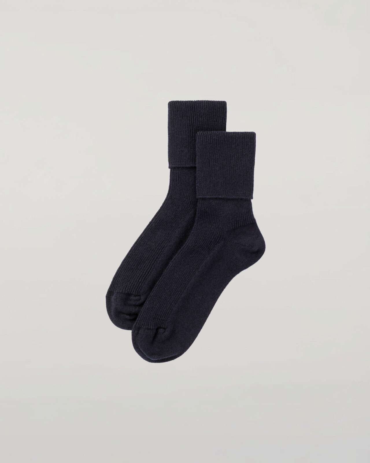 Johnstons of Elgin cashmere socks - holiday gifts for the woman who has everything Johnstons of Elgin cashmere socks - holiday gifts for the woman who has everything