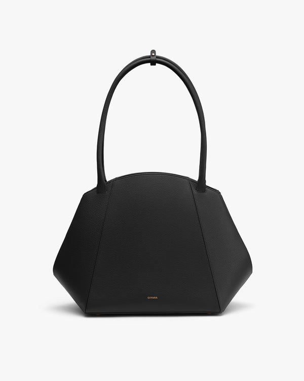 Cuyana Forma Tote in black - Your Ultimate Packing Guide for a Stylish Summer in Paris & Bordeaux Cuyana Forma Tote in black - Your Ultimate Packing Guide for a Stylish Summer in Paris & Bordeaux
